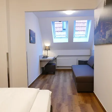 Hotel Altstadt-hotel Zum Hechten 3*