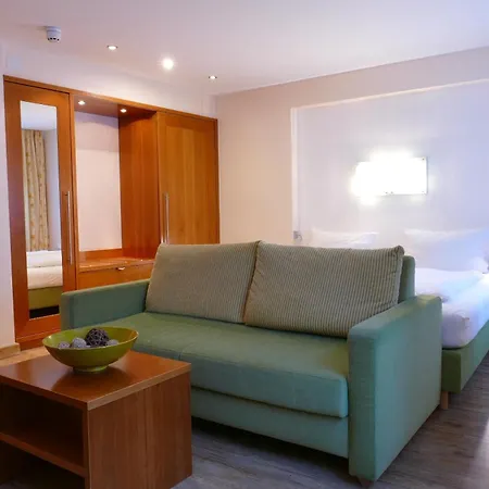 Hotel Altstadt-hotel Zum Hechten 3*