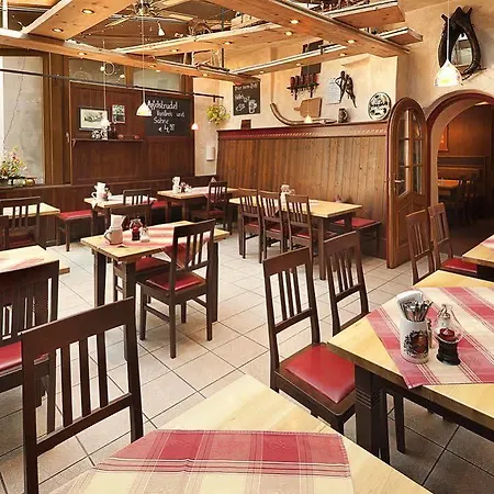 Altstadt-hotel Zum Hechten Отель