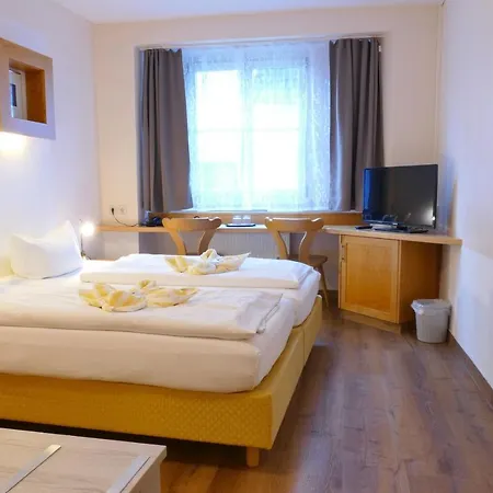 Altstadt-hotel Zum Hechten Hotel 3*